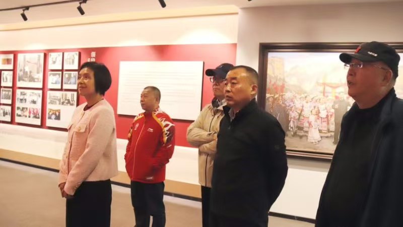 谈球吧直播
