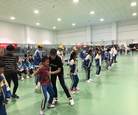谈球吧备用网址